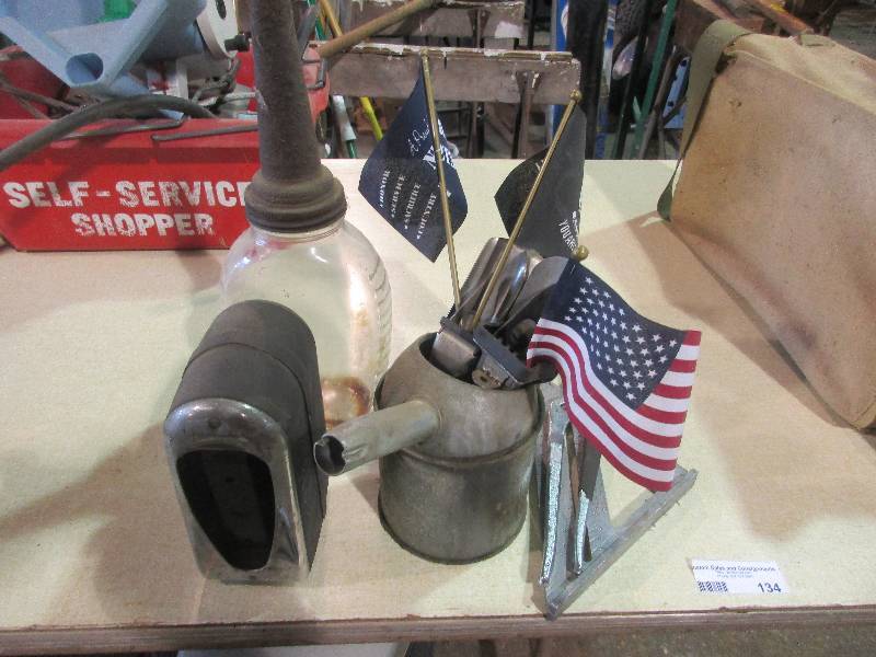 lot 134 image: Tools and antiques