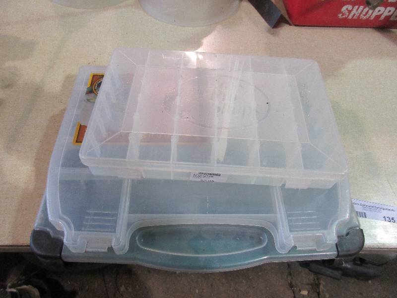 lot 135 image: New Box