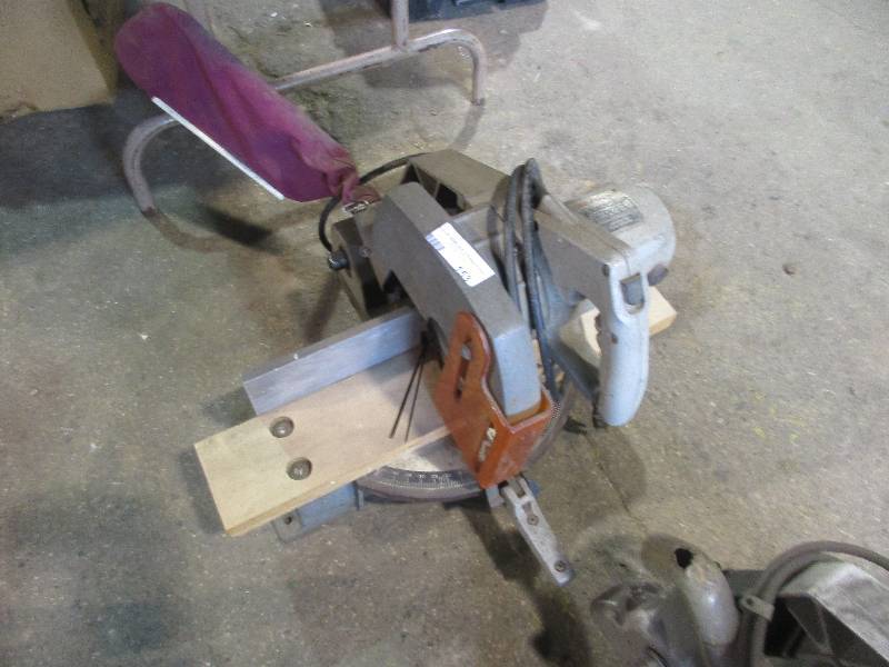 lot 153 image: Miter saw