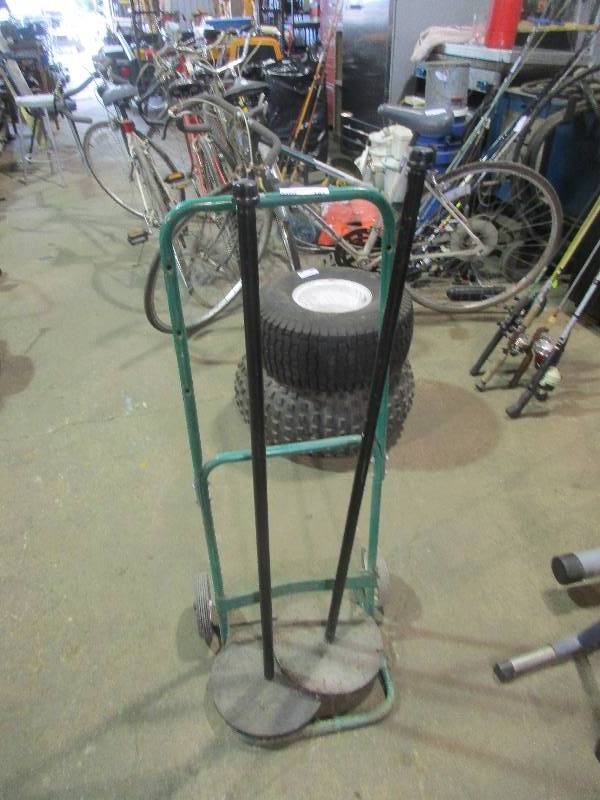 lot 182 image: Cart