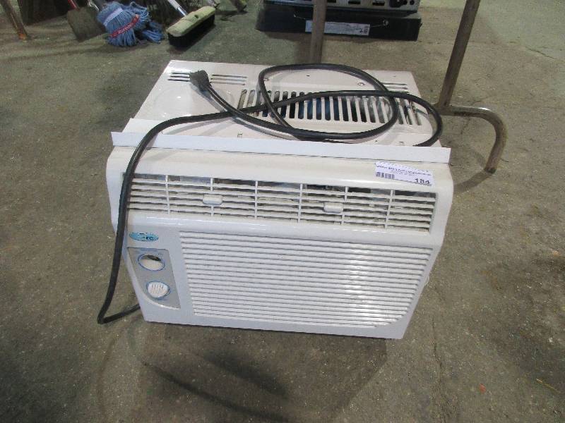 lot 184 image: Window AC unit