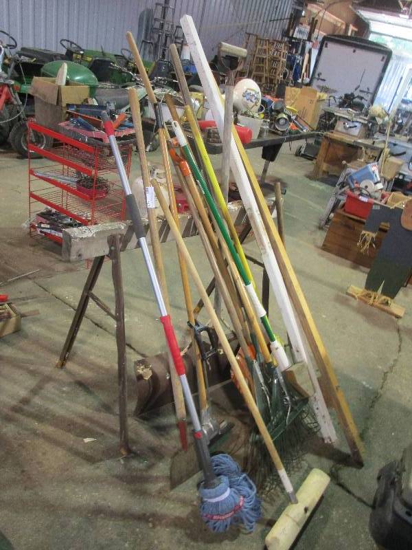 lot 187 image: Lawn tools