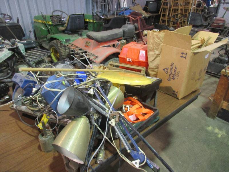 lot 189 image: Lot of misc