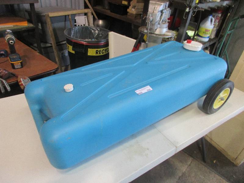 lot 204 image: Water tank