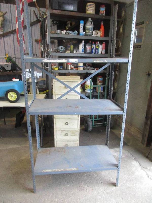 lot 206 image: Shelf unit