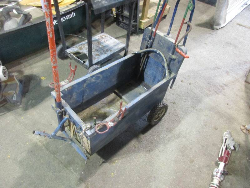 lot 211 image: Cart