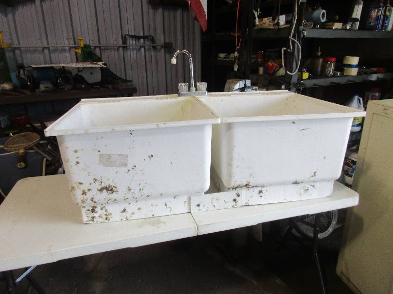 lot 216 image: Sink