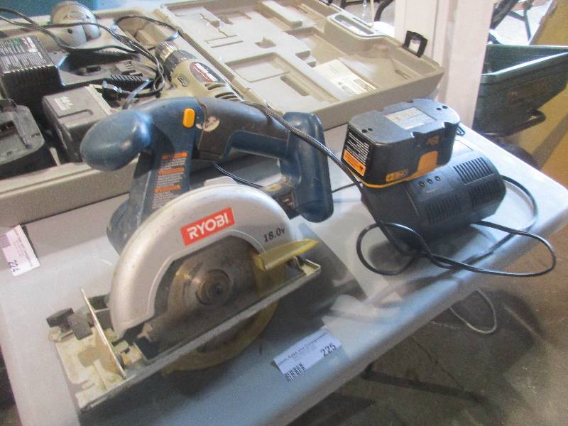 lot 225 image: Ryobi Saw