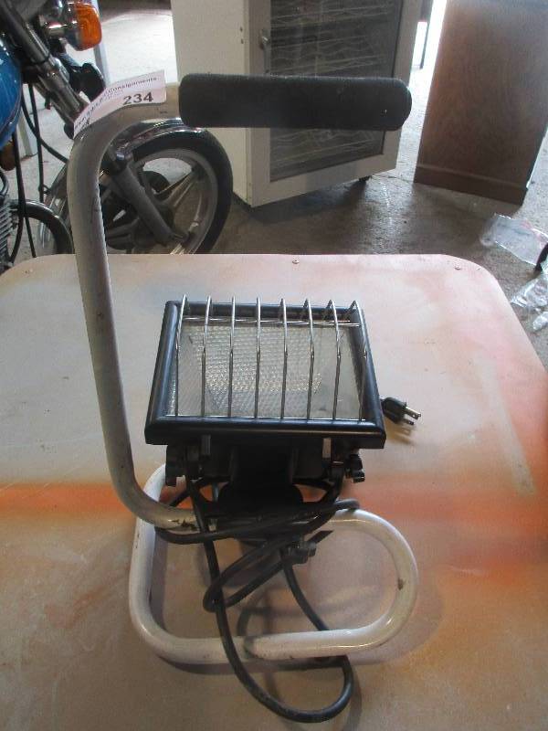 lot 234 image: Work Light
