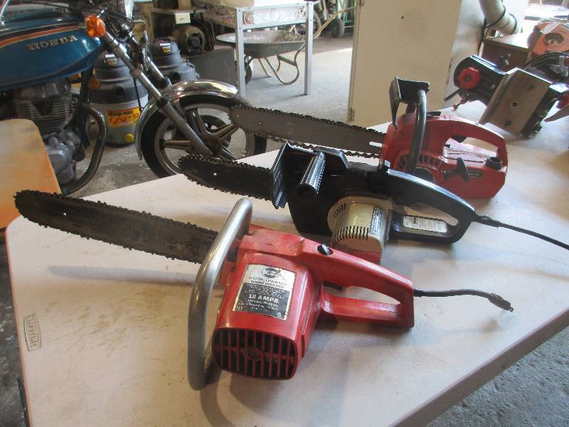 lot 269 image: Chainsaws