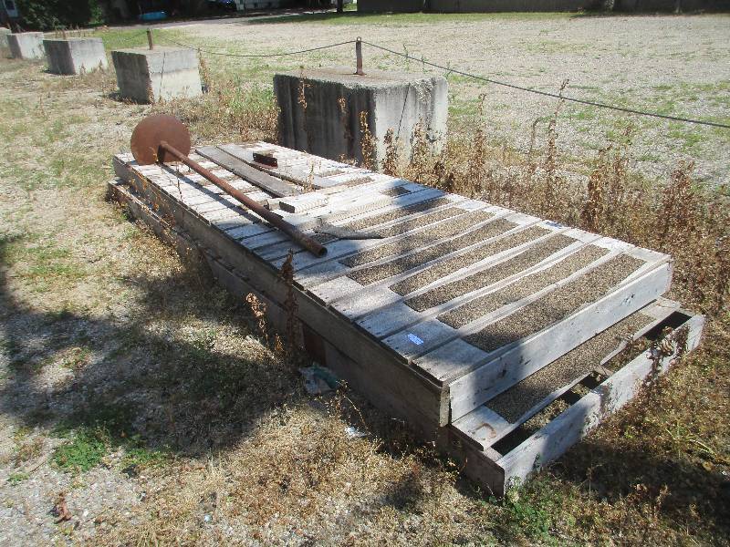 lot 272 image: Dock Sections
