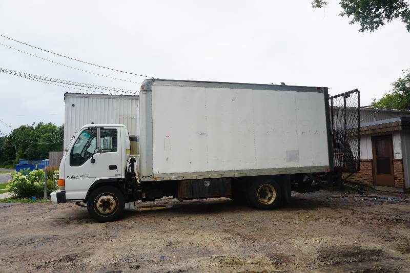 2000 Isuzu NQR Turbo Diesel Landscapers Box Truck