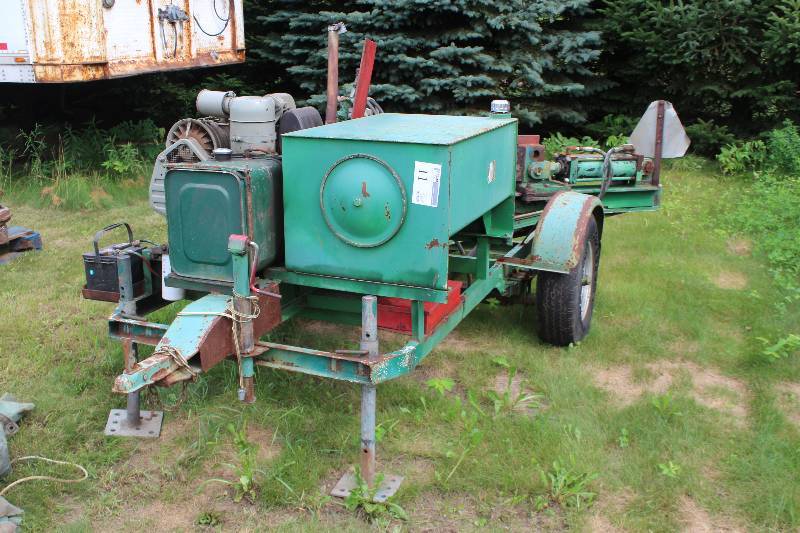 lot 11 image: Towable Automobile Wheel Crusher w Deutz Air Diesel Motor