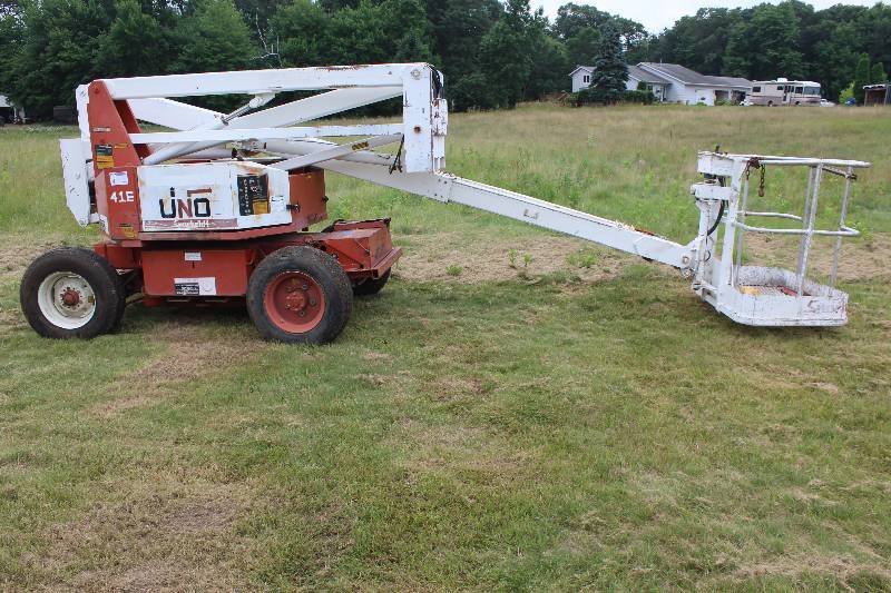 lot 4 image: Uno Snorkelift Boom Lift 41E