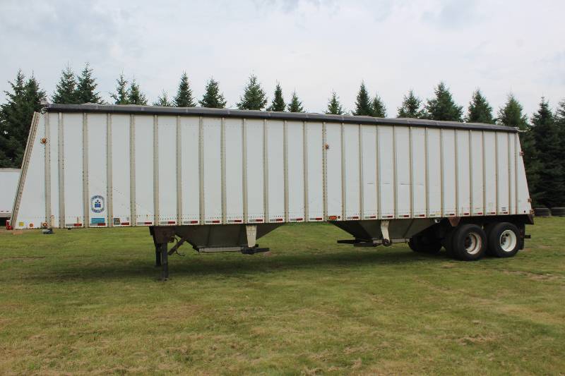 lot 3 image: 2005 Merritt AeroLite 42ft. Air-Ride Grain Hopper Trailer