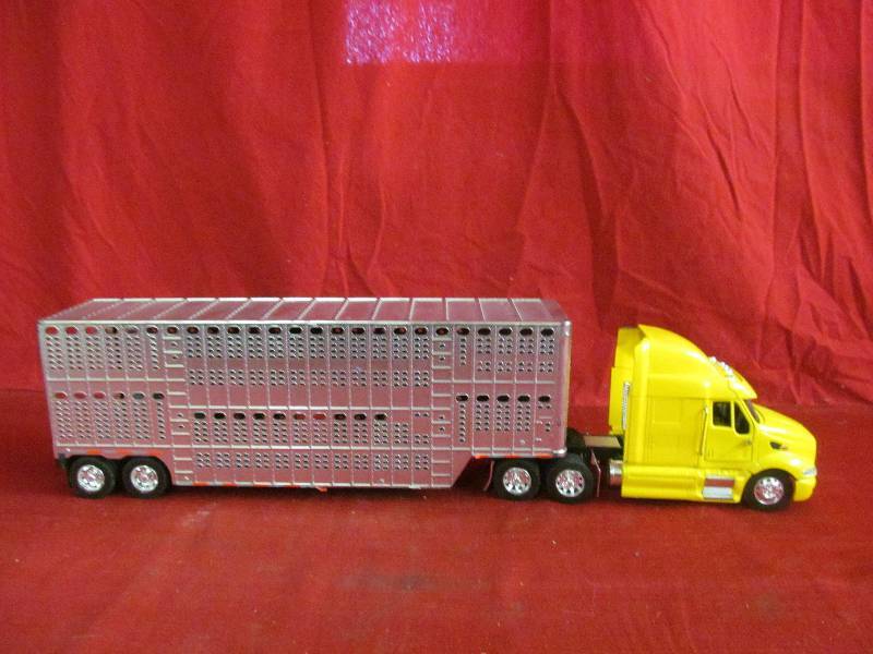 lot 9 image: toy truck
