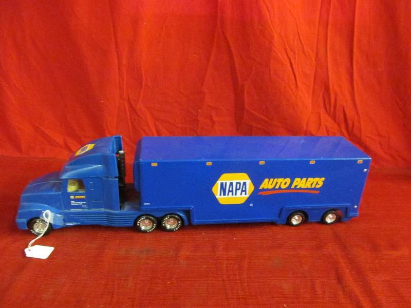 lot 10 image: toy truck