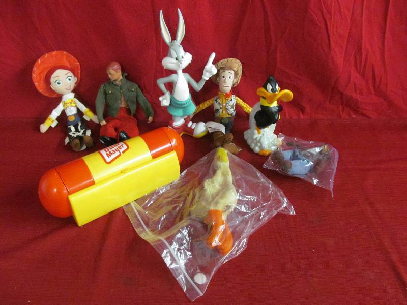 lot 15 image: toys