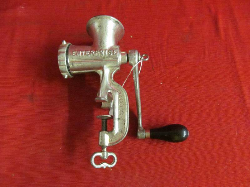 lot 23 image: food grinder