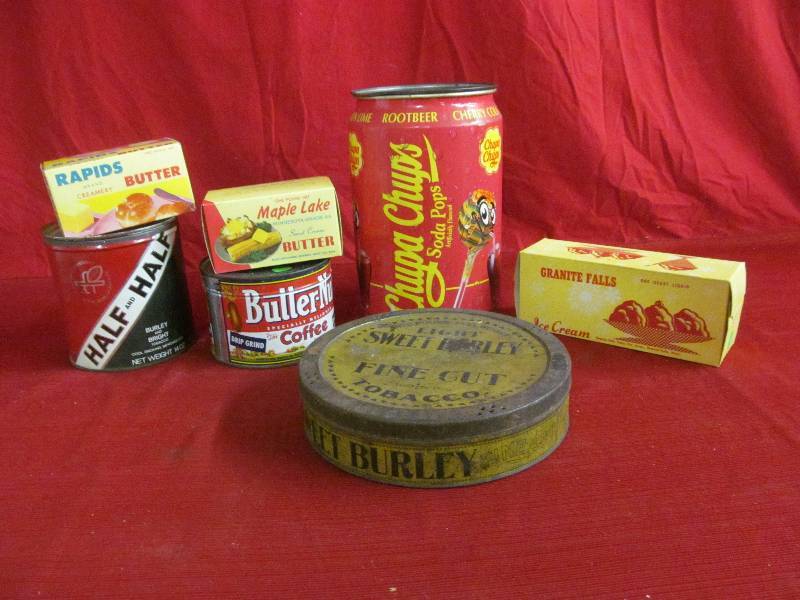 lot 24 image: collectibles