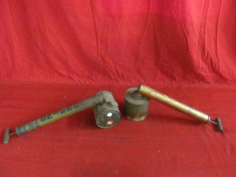 lot 37 image: collectibles