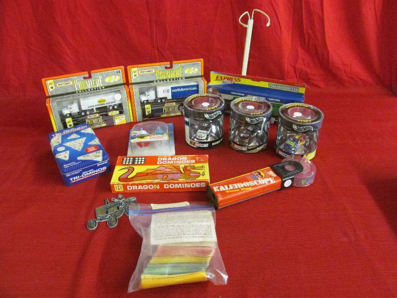 lot 41 image: collectibles