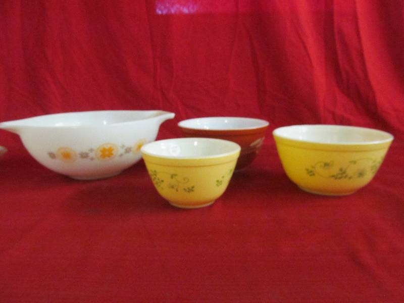 lot 54 image: Pyrex