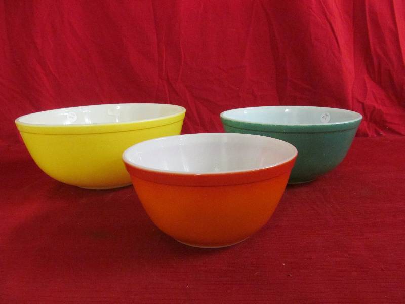 lot 58 image: Pyrex
