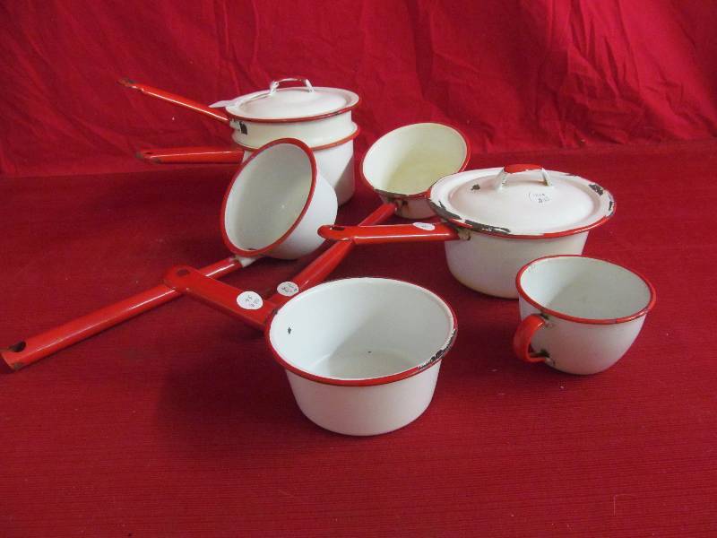 lot 90 image: enamelware
