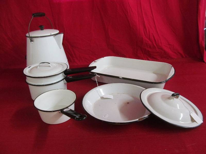 lot 91 image: enamelware