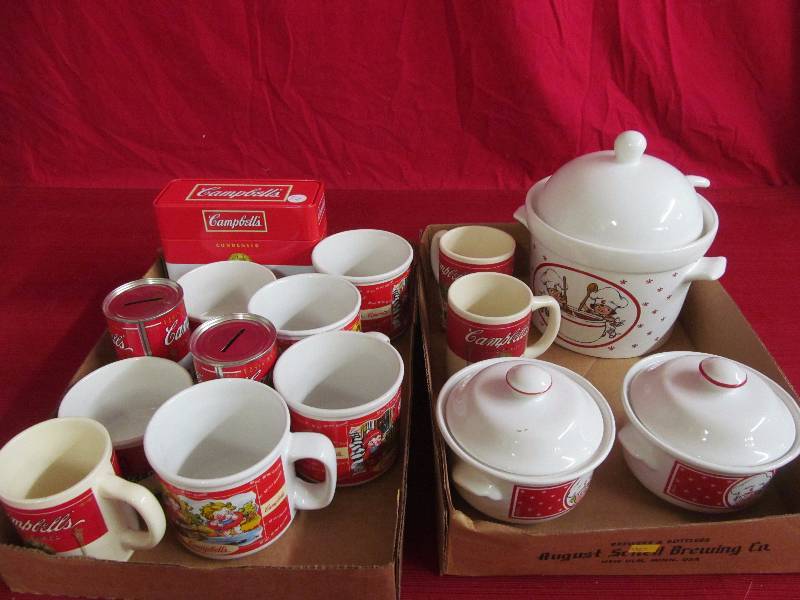 lot 100 image: collectibles