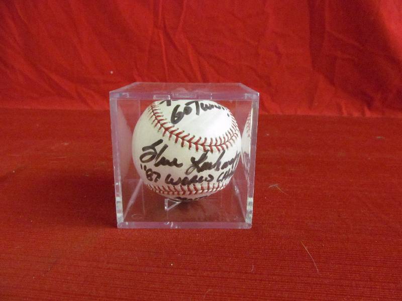 lot 102 image: collectibles