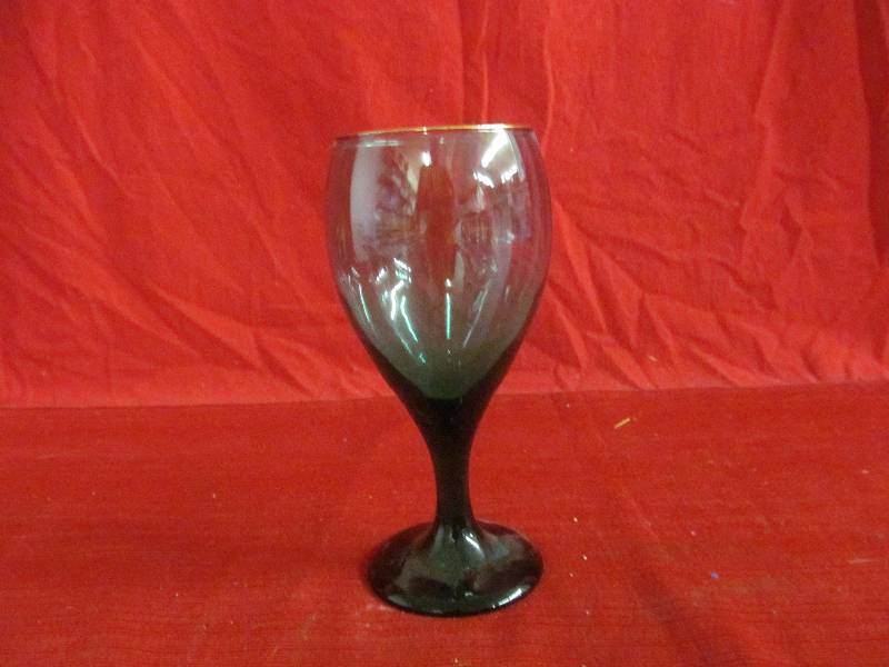 lot 158 image: glassware