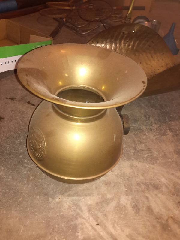 lot 85 image: Brass Spitoon and wood carrier