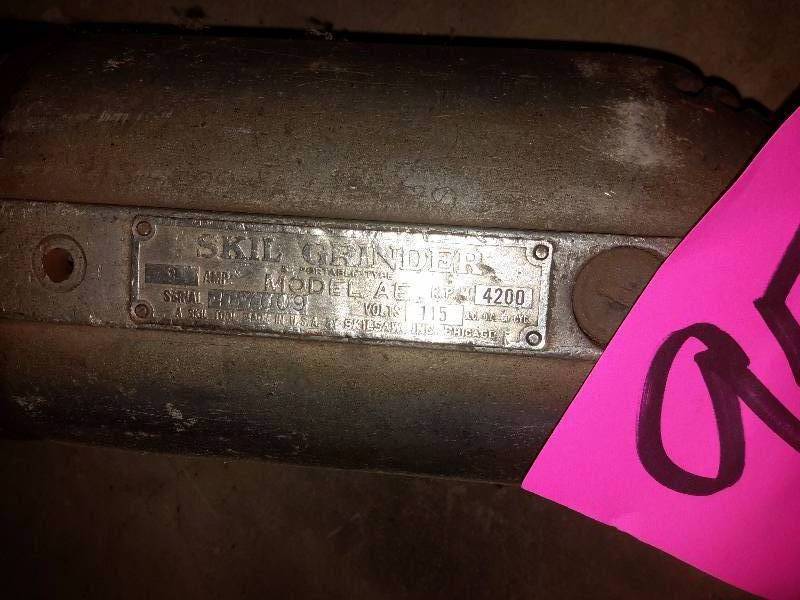 lot 95 image: Skil Grinder.. Model AE.. Tested and works