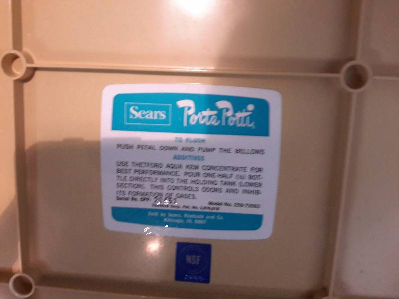 lot 99 image: Porta Potti.. Looks like it has never been used..