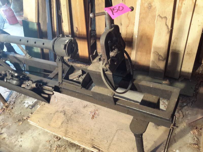 lot 150 image: Vintage Threading Machine.. No name found