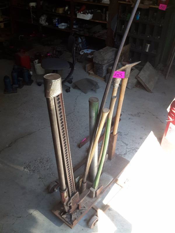lot 131 image: Home Made Tool Caddy and all the tools.. Rolls well..