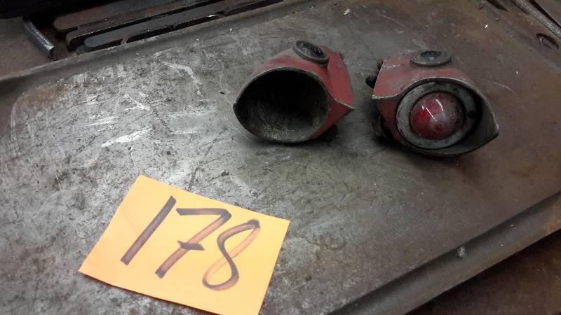 lot 178 image: Running lights for 1929 Ford (one complete other some missing)