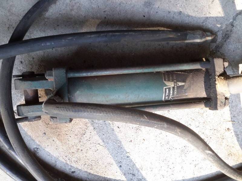 lot 187 image: Power Ram with Hose