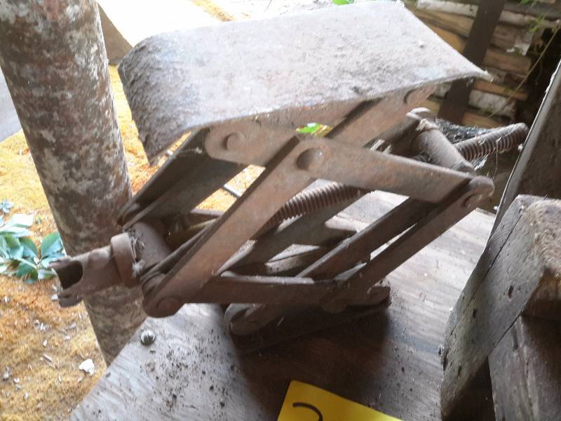 lot 291 image: Scissor Jack and very old wood box