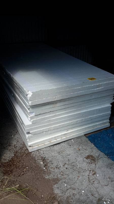 lot 300 image: 10 Sheets of 4ft x 8ft, 2 in Styrofoam