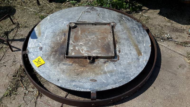 lot 301 image: Fire Top Ring..