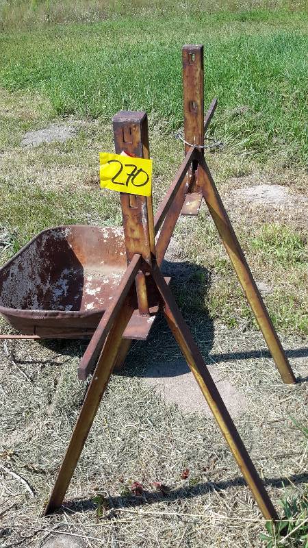 lot 270 image: Some type of stand (more clarification coming), Wheel Barrow Container