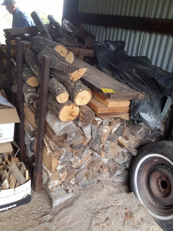 lot 213 image: Fire wood.. Approx 4ft x 4 ft x 6 ft