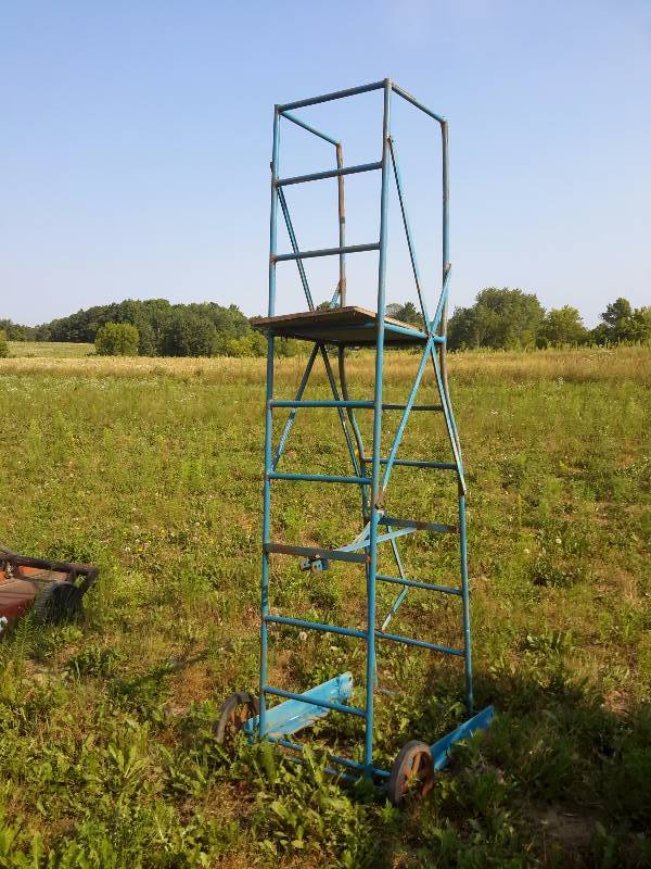 lot 287 image: High Lift for Trimming Trees..