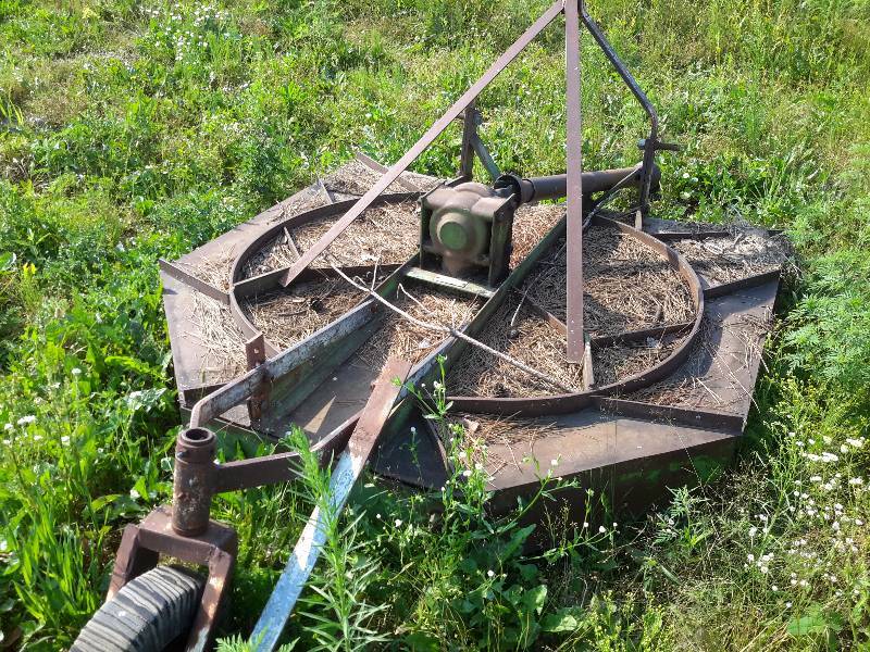 lot 274 image: 5 ft rotary cutter 3 point  hitch