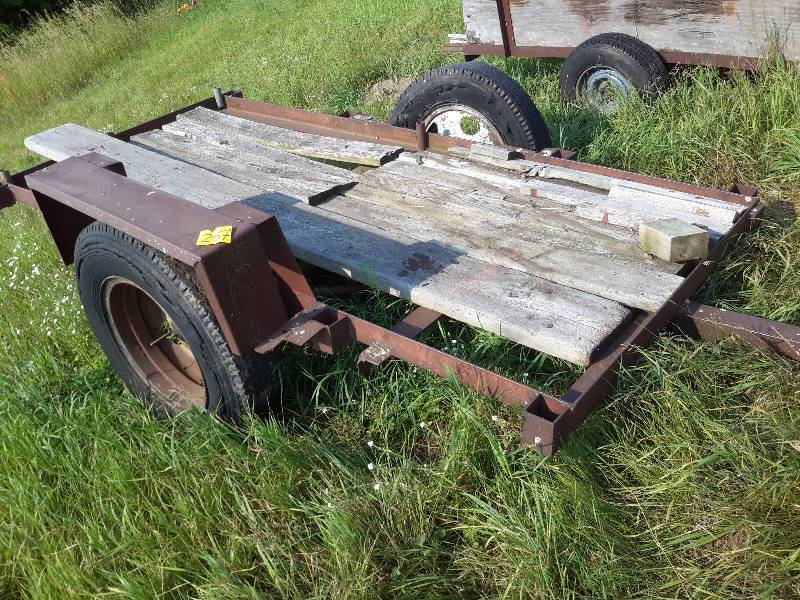 lot 257 image: Old Farm Trailer frame.. 10 ft x 5 12 ft