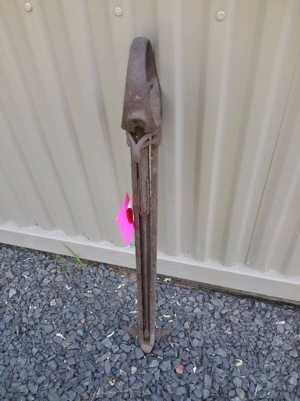 lot 311 image: Antique Hay Shock Lifting Devise