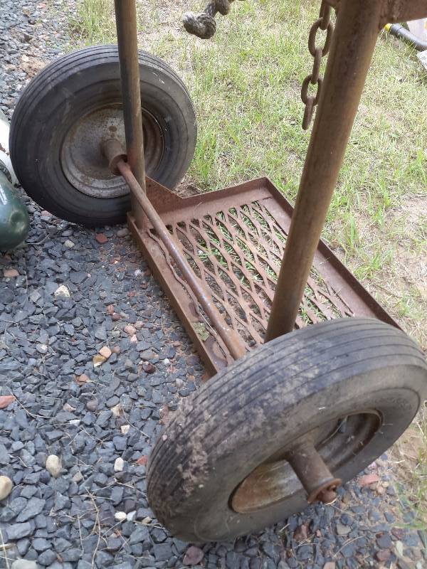 lot 315 image: 2 Tank upright Cart